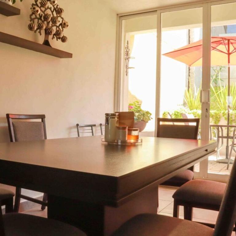De Lux - Four-Bedroom House - 33