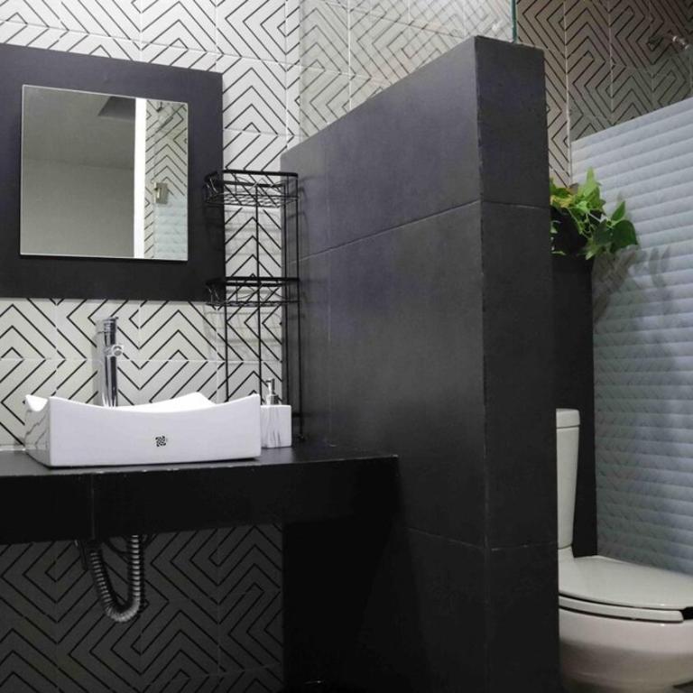 De Lux - Four-Bedroom House - 69