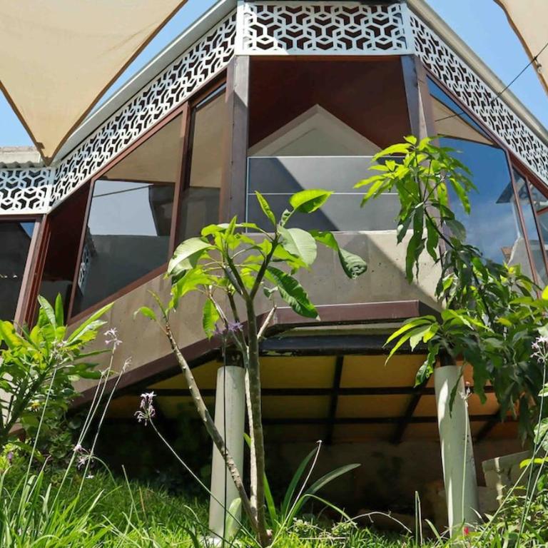 De Lux - Four-Bedroom House - 76