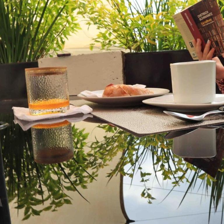 De Lux - Four-Bedroom House - 78