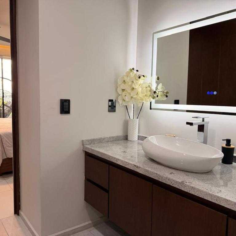 Enjoy the sea and our pool, Condo Bucerias Quadrant 2Rec - Luxury & Comfort - Apartamento de 1 dormitorio - 8