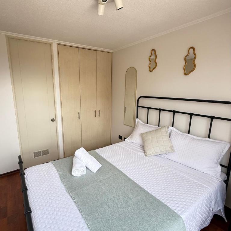 View of Entel Tower, for 3 people - Moneda subway station - Apartamento de 2 dormitorios - 30