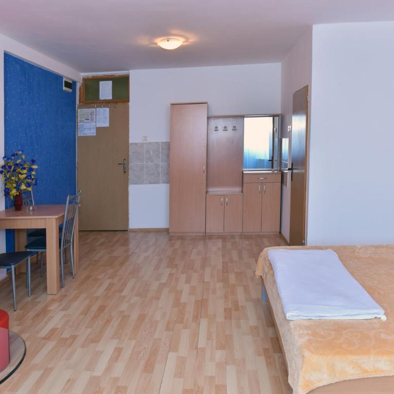 Hostel Milkaza - Dvokrevetna Soba sa Bračnim Krevetom - 17