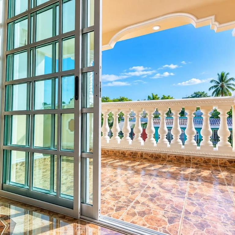 Relájate en un espacio de confort y elegancia - Habitación Doble Deluxe - 1