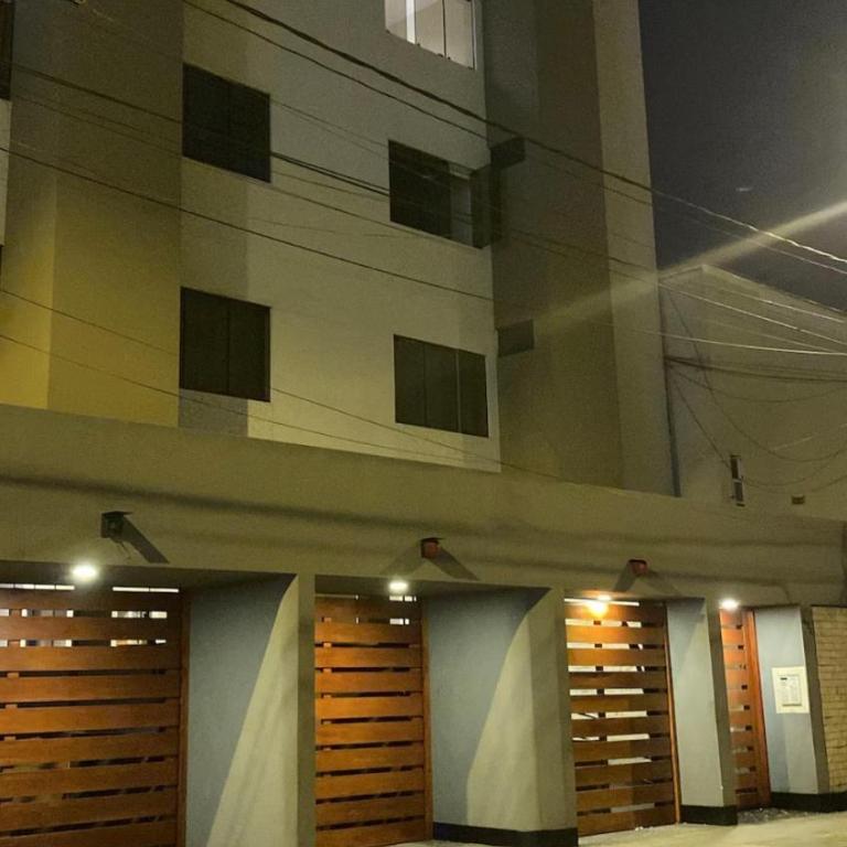 LINDO DEPA aDOS CUADRAS DE LARCOMAR EN MIRAFLORES CON ESTACIONAMIENTO - Apartamento de 2 dormitorios - 2