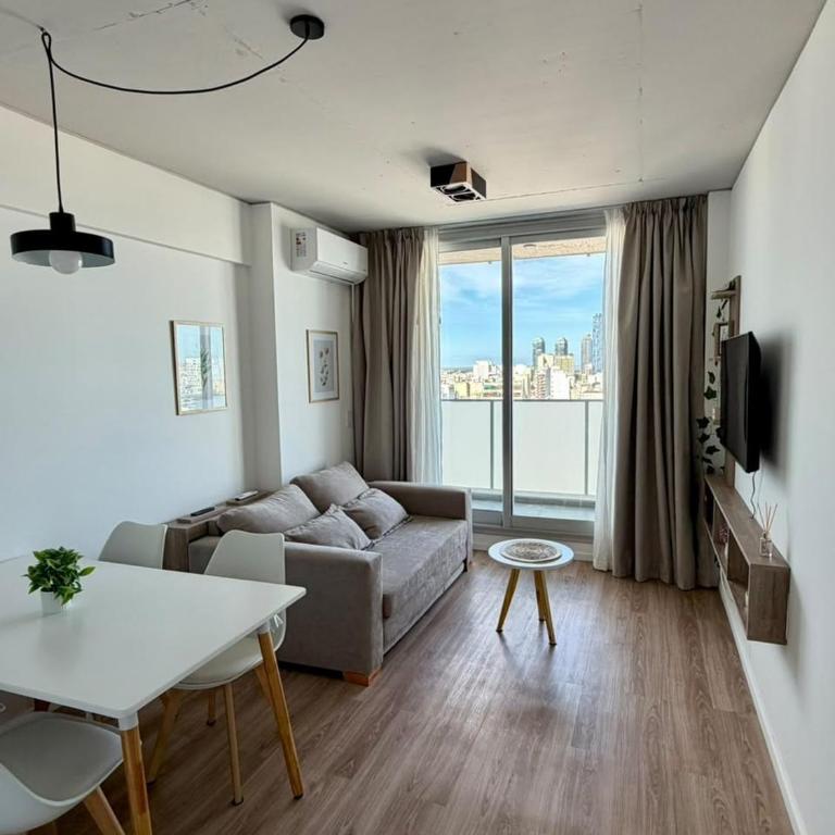Nuevo 2 amb piso 13, Vistas y amenities - Cerca San Telmo y Puerto Mad - Apartamento de 1 Dormitorio con balcón y vistas a la ciudad - 1