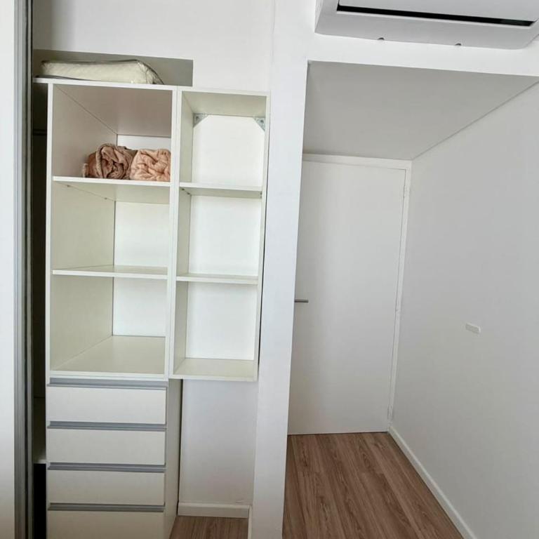 Nuevo 2 amb piso 13, Vistas y amenities - Cerca San Telmo y Puerto Mad - Apartamento de 1 Dormitorio con balcón y vistas a la ciudad - 13