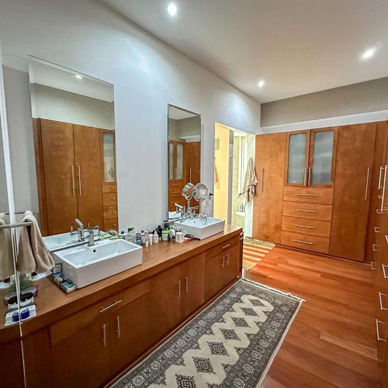 Dpto Exclusivo - Three-Bedroom Apartment - 2