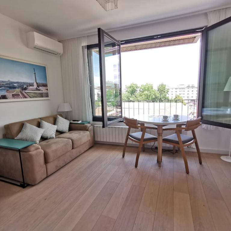 Danube River View Lounge 3 with Garage, K-District - Apartment mit 1 Schlafzimmer - 1
