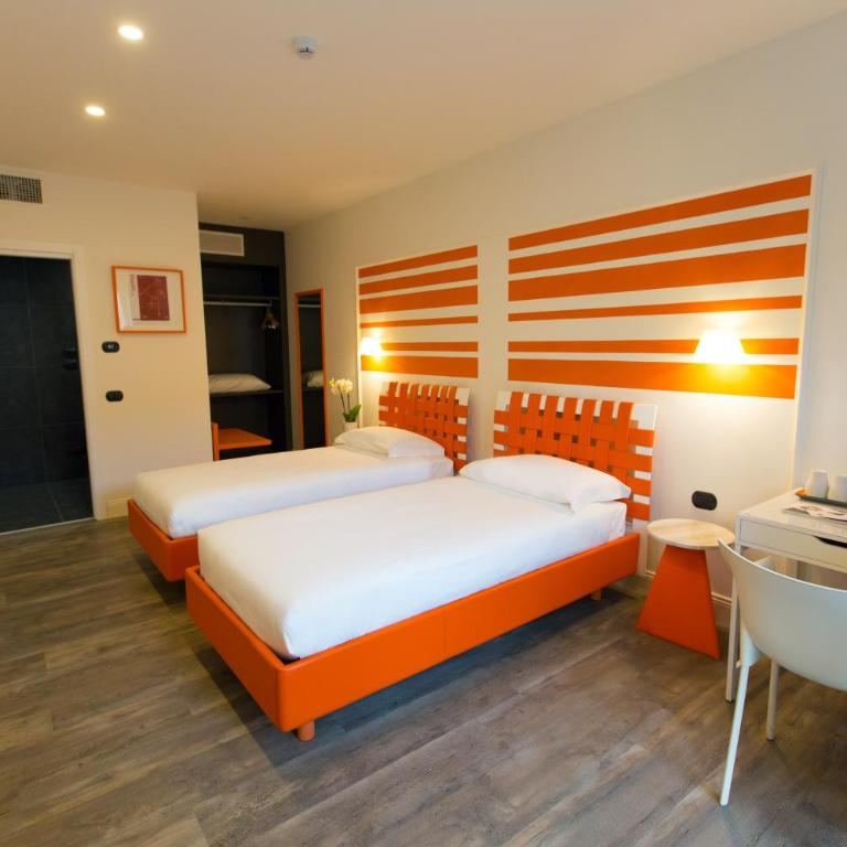 Hotel Al Campanile - Luxury Suites & Apartments - Camera Doppia con Letti Singoli - 4