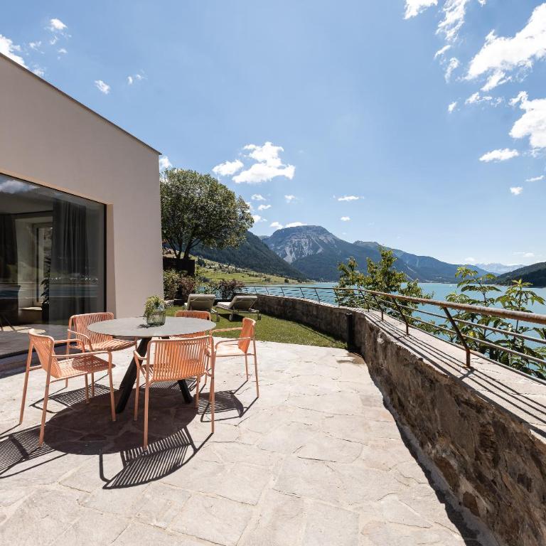 DAS SCHLÖSSL am Reschensee by DAS GERSTL - Suite con Vista Lago - 3