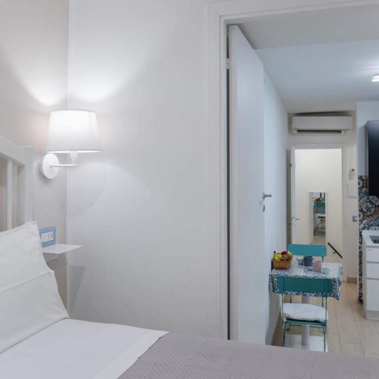 Domus Deva - One-Bedroom House - 5