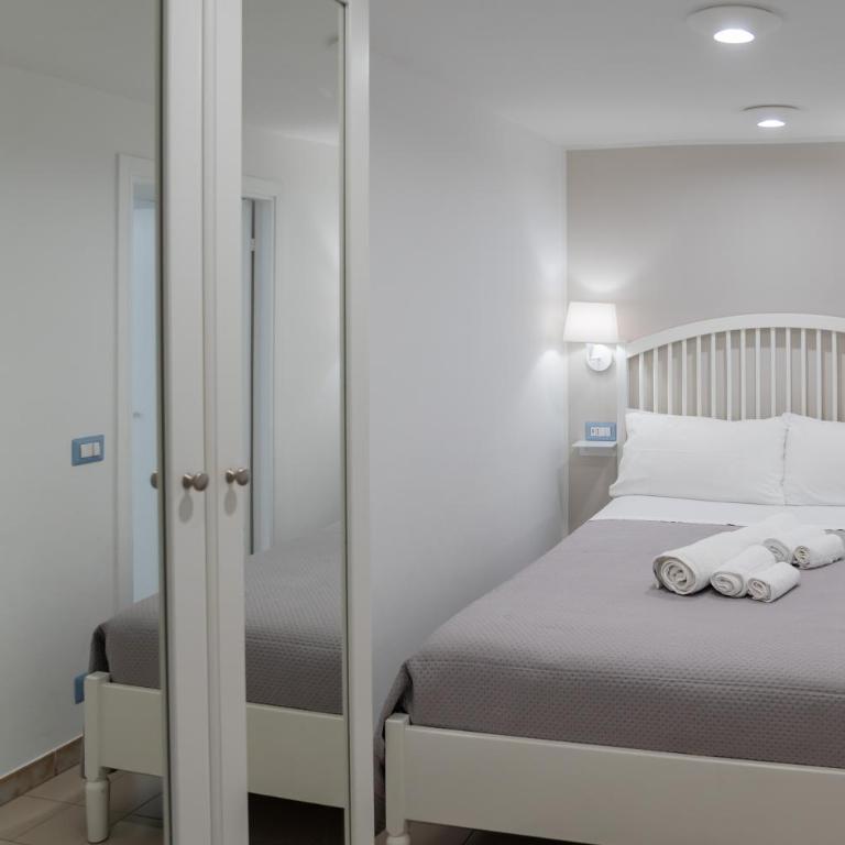 Domus Deva - One-Bedroom House - 7