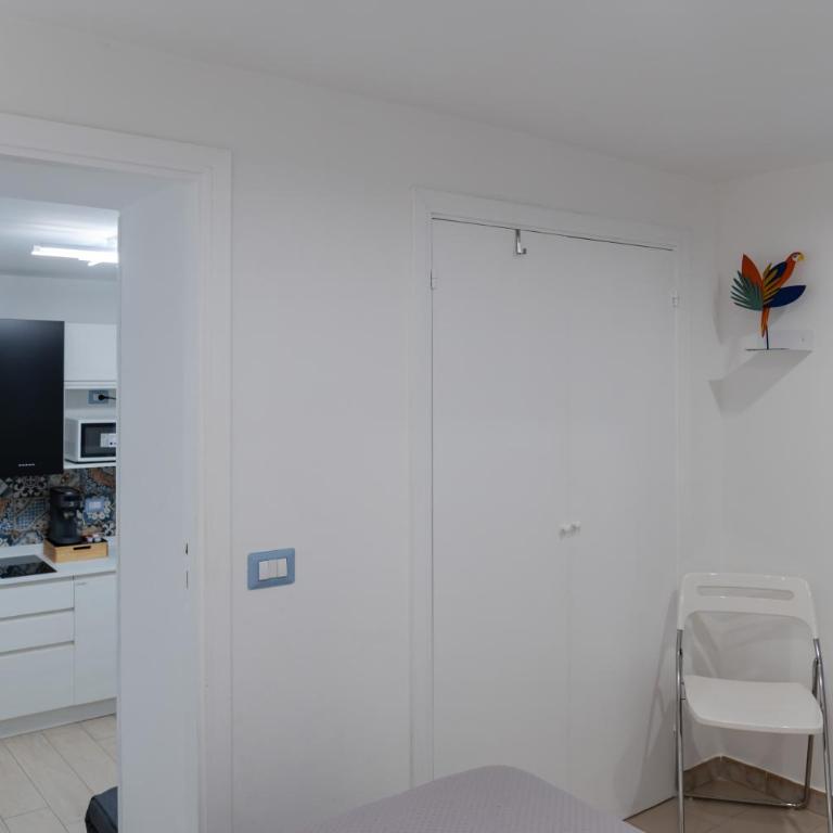 Domus Deva - One-Bedroom House - 6