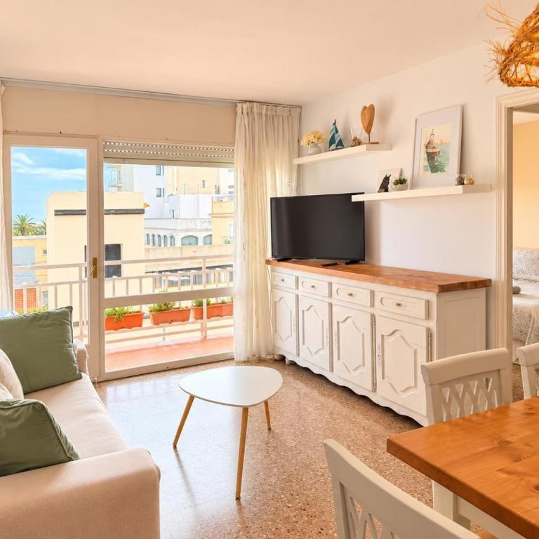 Apartamento Floral al centro de Palamós con Wi-Fi - Apartment - 1