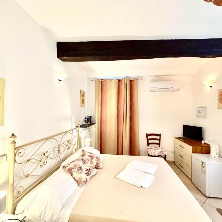 Appartamenti Sentiero n1 - Double Room with Patio - 3
