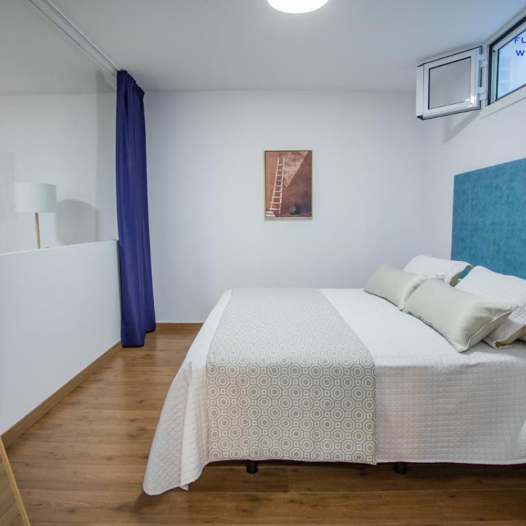 Deluxe Las Vegas Golf - Lower Ground Floor Holiday Home with Natural Light - 12
