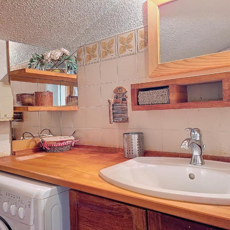 2 meuretcm - Appartement 1 Chambre avec Balcon et Vue sur les Montagnes - 7