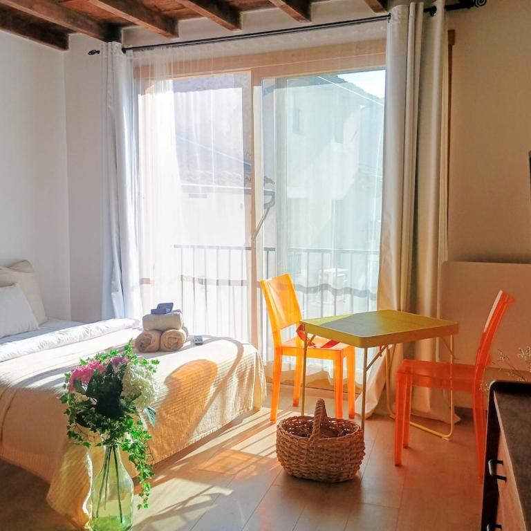 Secret de Provence Studio Rénové Hypercentre de L'Isle sur la sorgue cosy avec vue sur les toits - Apartment mit 1 Schlafzimmer - 3