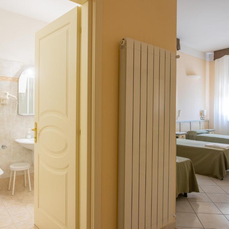 Villa Santa Margherita - Hotel - Camera Tripla Standard - 5
