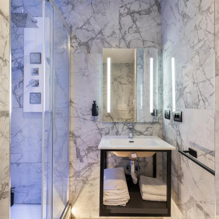 Vittorio Emanuele Art Suites Guesthouse - Camera Matrimoniale - 6