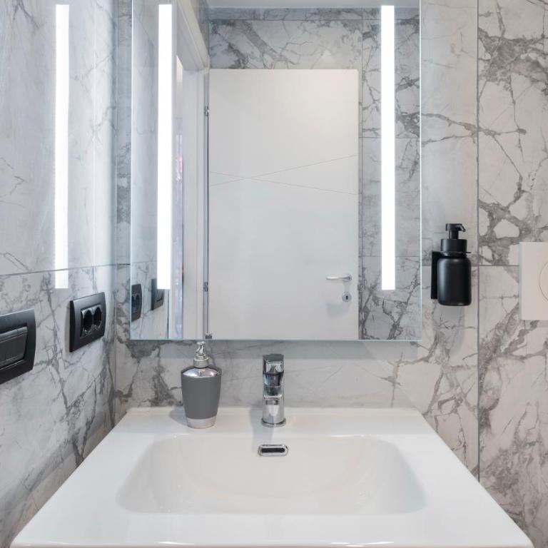 Vittorio Emanuele Art Suites Guesthouse - Camera Matrimoniale - 21