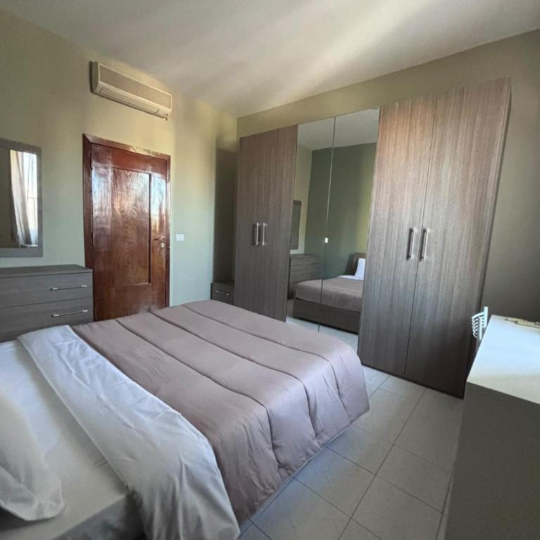 Elle Pyramid apartment 2 - Appartamento con 3 Camere da Letto - 16