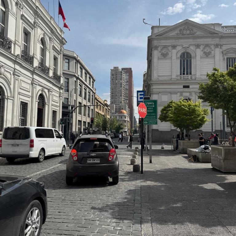 Acogedor 2D2B en Santiago Centro, a 2 cuadras del Metro - Two-Bedroom Apartment - 16