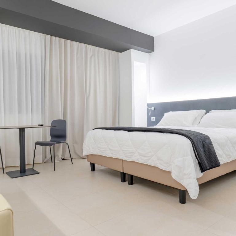 LHI Healthy Hotel Lecce - Camera Matrimoniale Deluxe - 6