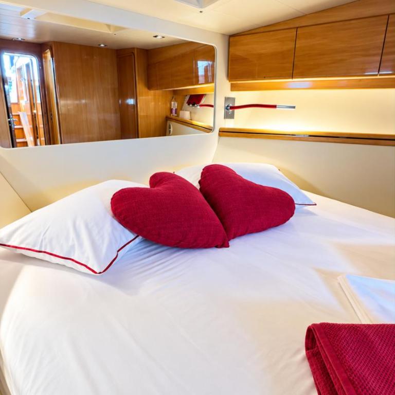 Motor Yacht Raffaelli "Bonita" - Camera Matrimoniale con Vista Mare - 2