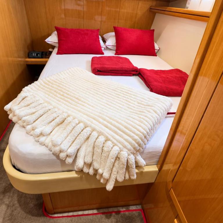 Motor Yacht Raffaelli "Bonita" - Camera Matrimoniale con Vista Mare - 2
