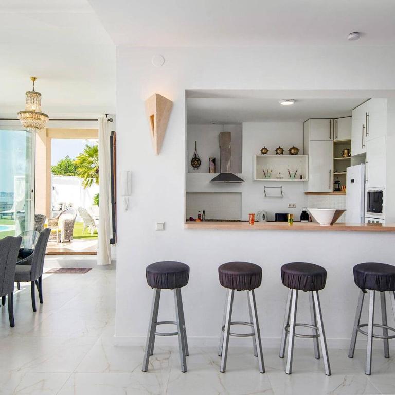 Villa Blue Lodge by Villa Plus - Villa - 15