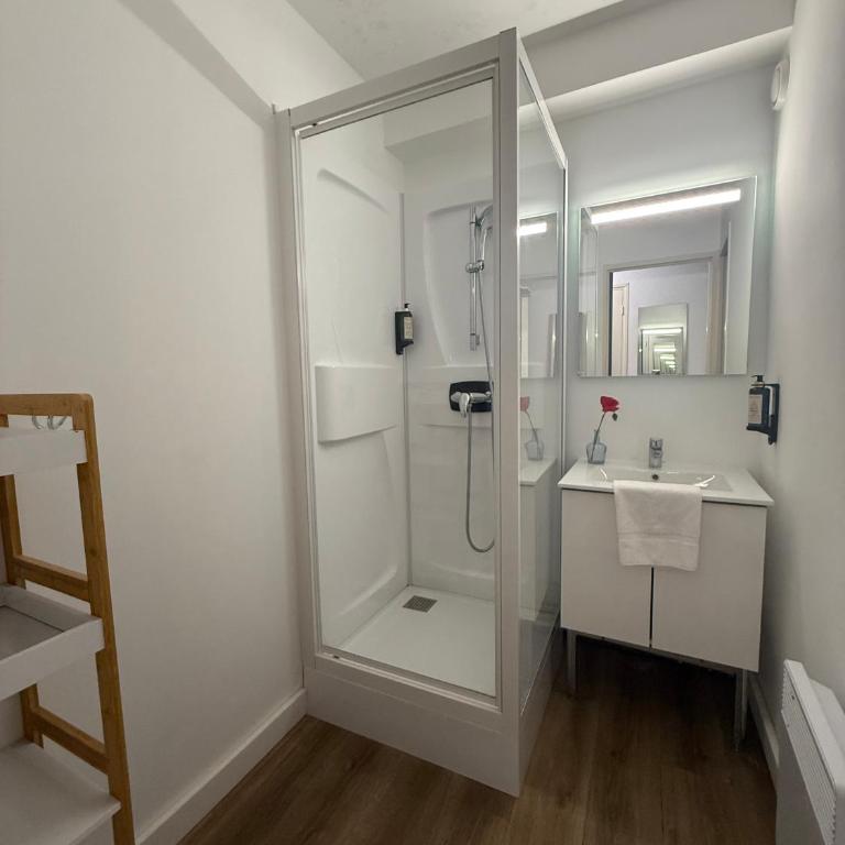 Résidence Agathéa - Esprit Hôtel - Centre Port - Cap d'Agde - Appartement 1 Chambre avec Terrasse - 1