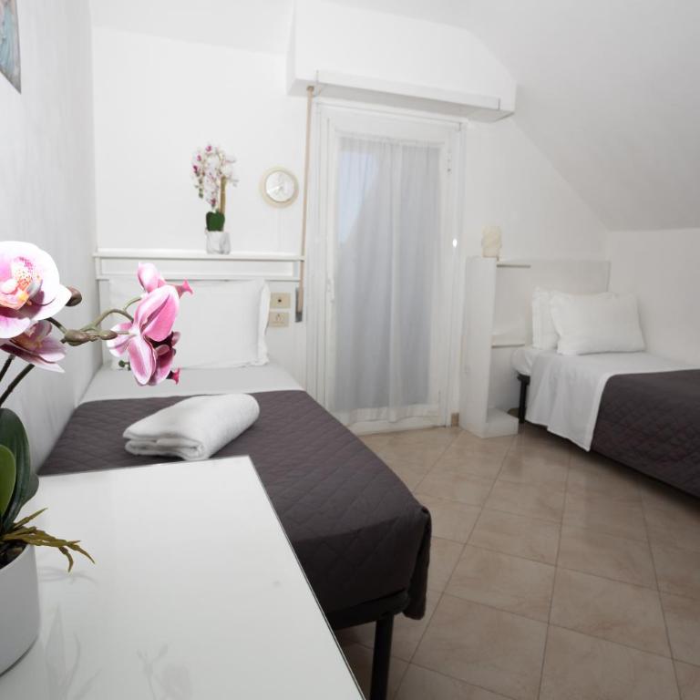 Villa Angeli - Habitación Doble con terraza - 2 camas - 4