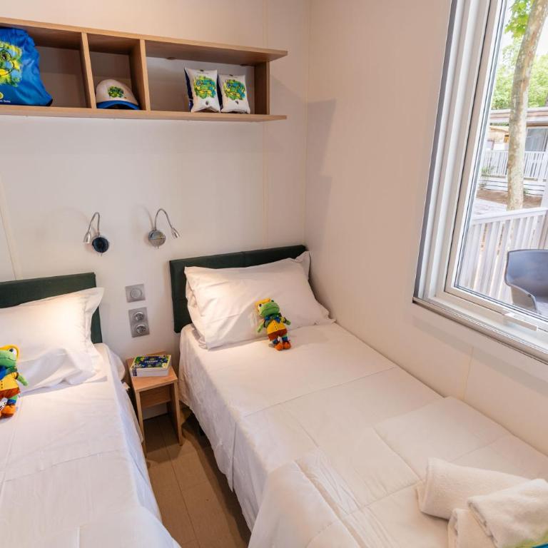 Club del Sole Laguna Boutique Resort - Deluxe Family Lodge (No Pets Allowed) - 1