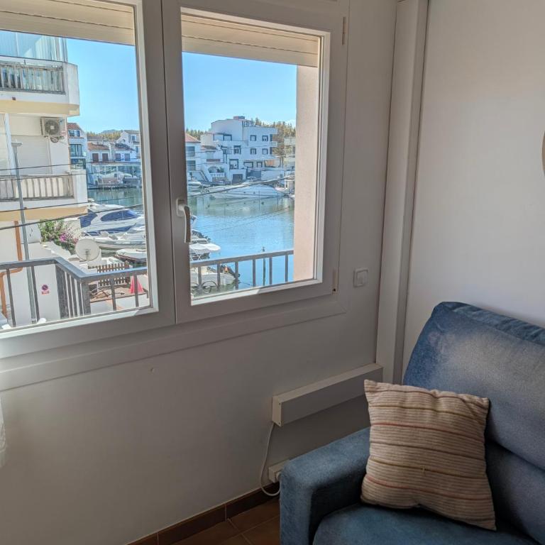 Canal Vista Empuriabrava - Two-Bedroom Apartment - 10