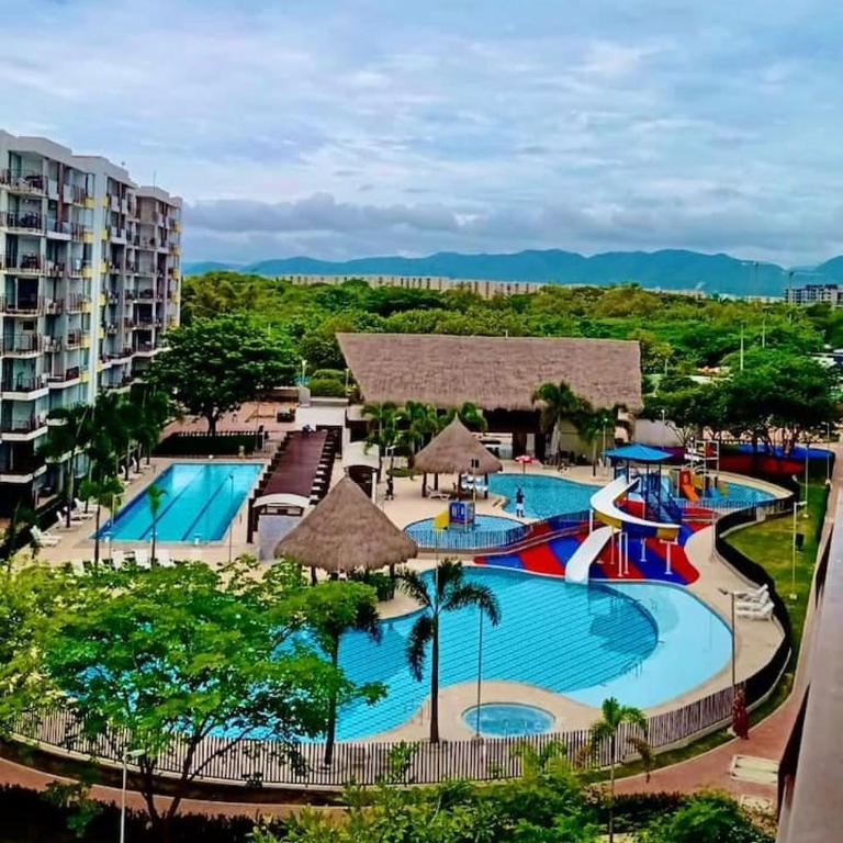 Moderno apartamento con piscina en Ricaurte - Apartamento de 3 dormitorios - 19