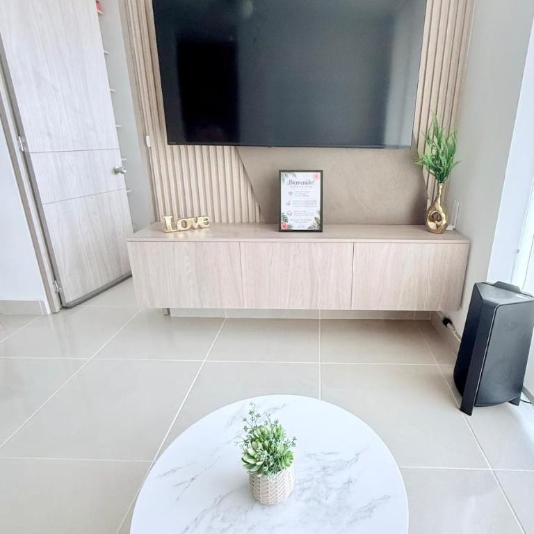 Moderno apartamento con piscina en Ricaurte - Apartamento de 3 dormitorios - 5