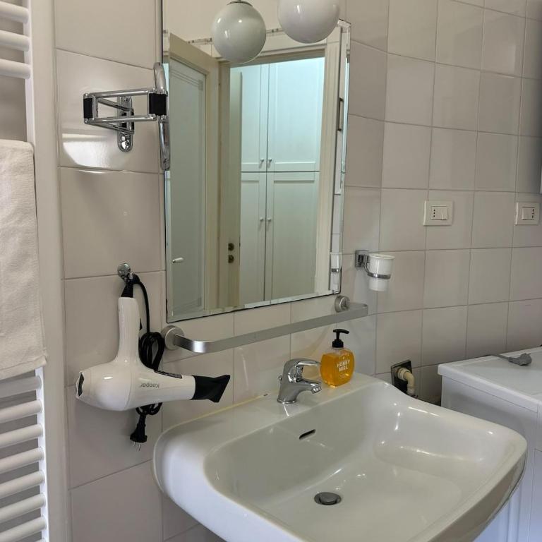 Vomero Arenella, Metro within walking distance, 2 bathrooms - Appartamento con 2 Camere da Letto - 19