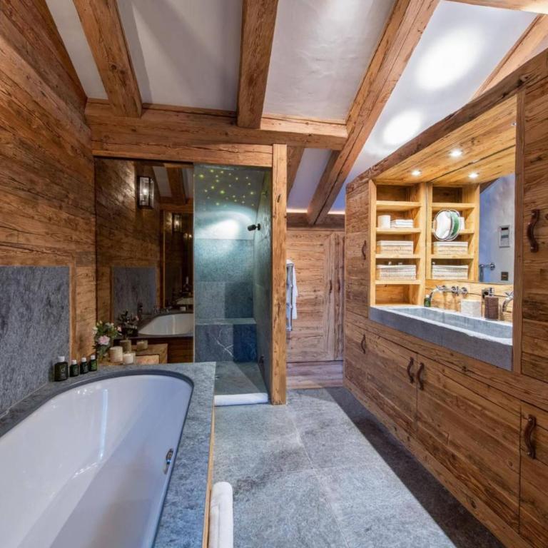 Mountain Escape Apartment Easy Access & Private Parking - Apartment - 1