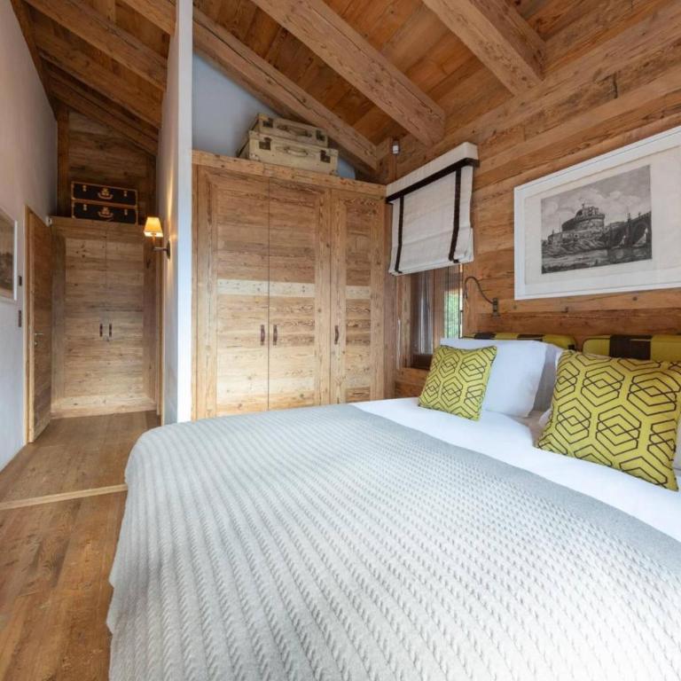 Mountain Escape Apartment Easy Access & Private Parking - Apartment - 2