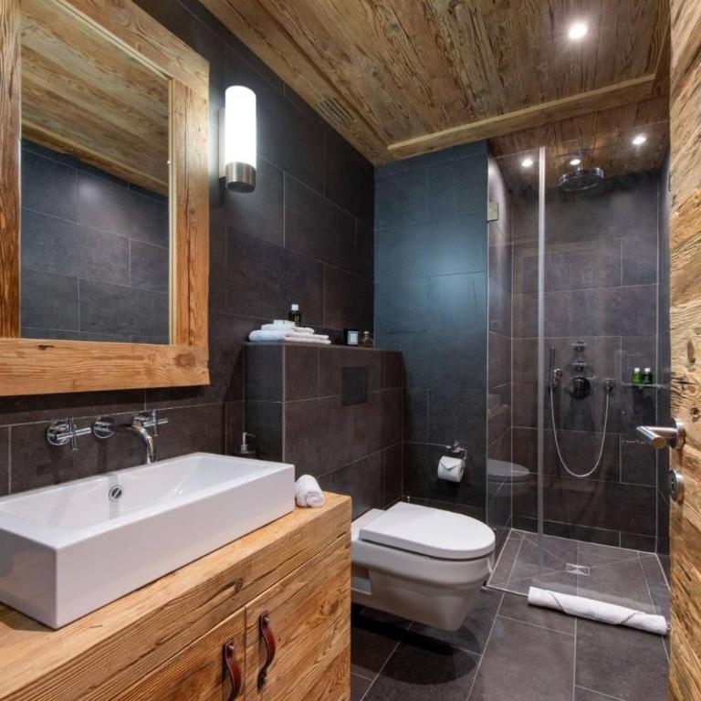 Mountain Escape Apartment Easy Access & Private Parking - Apartment - 6