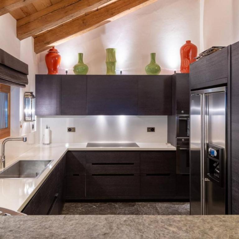 Mountain Escape Apartment Easy Access & Private Parking - Apartment - 10