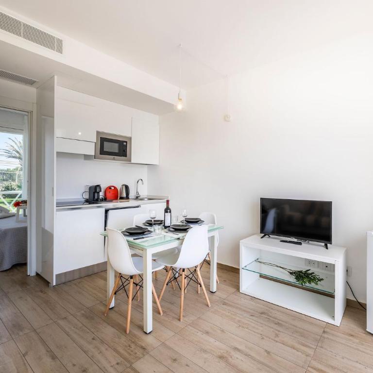 Stunning Capo Falcone Charming Superior Apartments 1 bedroom sleeps 4 persons - Appartamento - 81