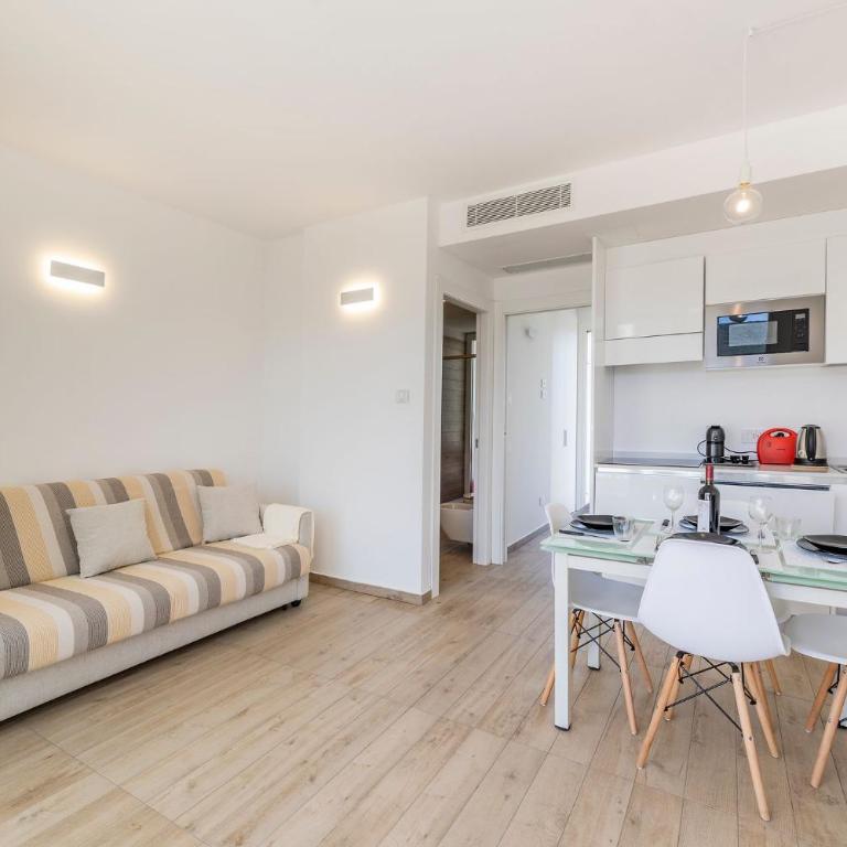 Stunning Capo Falcone Charming Superior Apartments 1 bedroom sleeps 4 persons - Appartamento - 87