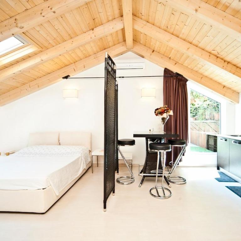 Rialto - bright roof studio - One-Bedroom Apartment - 1