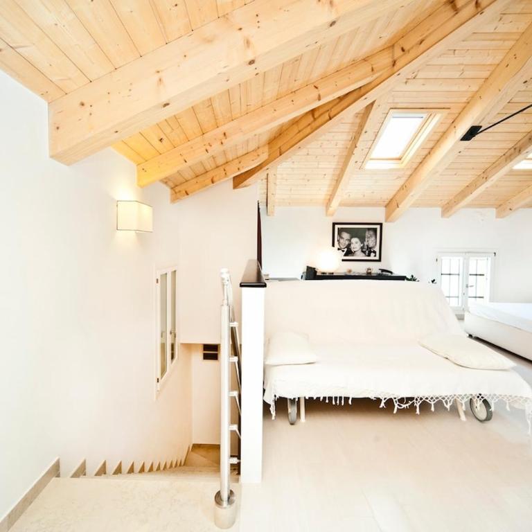 Rialto - bright roof studio - One-Bedroom Apartment - 13