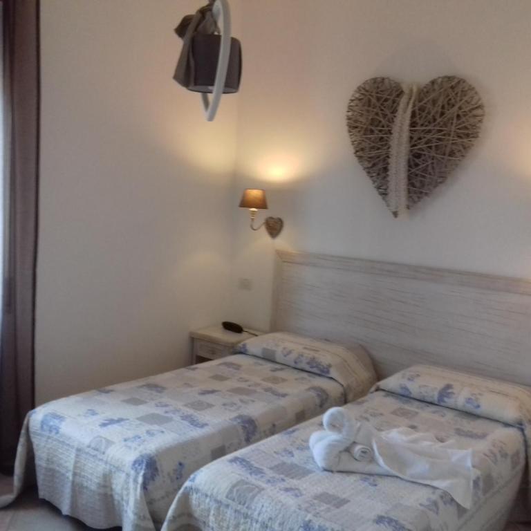 Hotel Tabby - Camera Doppia con Letti Singoli - 2