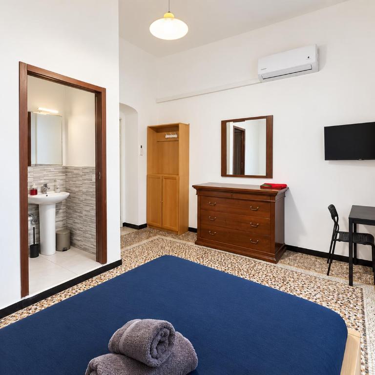 Parvin House - Chambre Double avec Salle de Bains Privative - 2