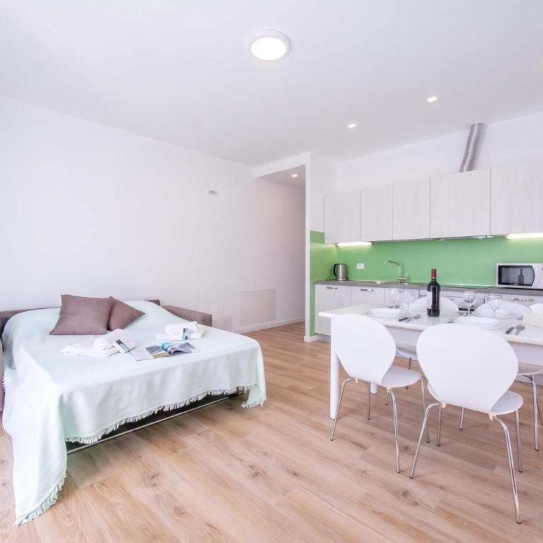 Residenza Giada - Appartamento con Balcone - 10